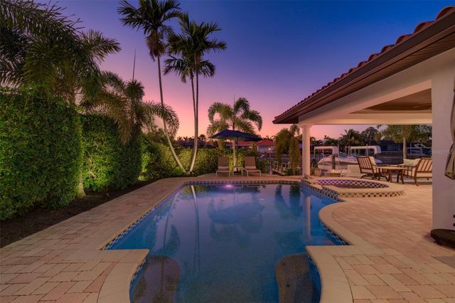 1963 MICHIGAN AVENUE NE, St Petersburg, FL 33703