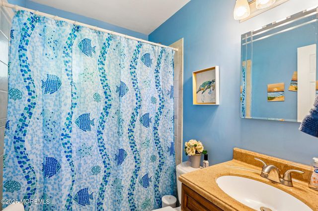 5 Farmdale Road, Hazlet, NJ 07730