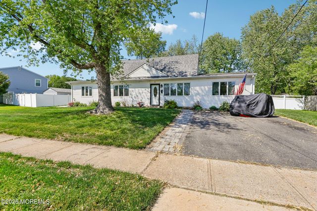 5 Farmdale Road, Hazlet, NJ 07730