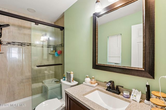 5 Farmdale Road, Hazlet, NJ 07730