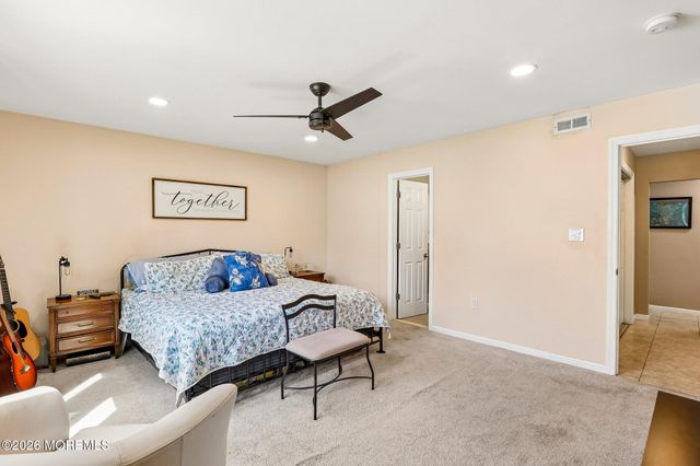 5 Farmdale Road, Hazlet, NJ 07730