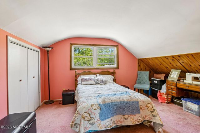 5 Farmdale Road, Hazlet, NJ 07730