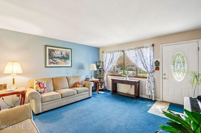 5 Farmdale Road, Hazlet, NJ 07730