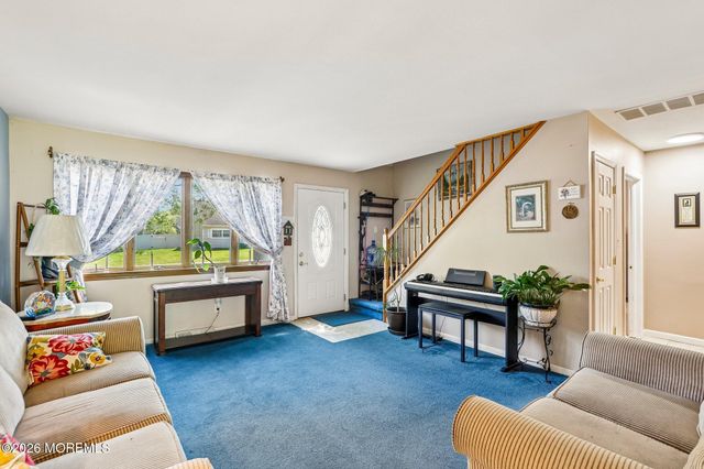 5 Farmdale Road, Hazlet, NJ 07730