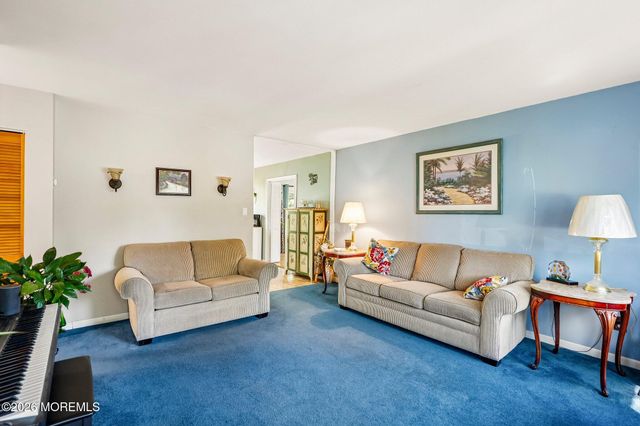 5 Farmdale Road, Hazlet, NJ 07730