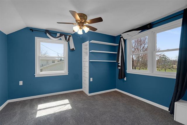 965 2nd street Street, Marion, IA 52302