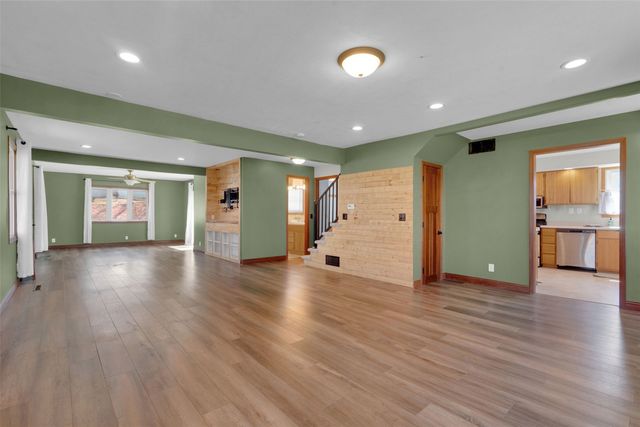 965 2nd street Street, Marion, IA 52302