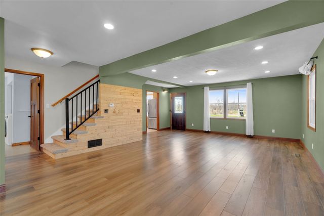 965 2nd street Street, Marion, IA 52302