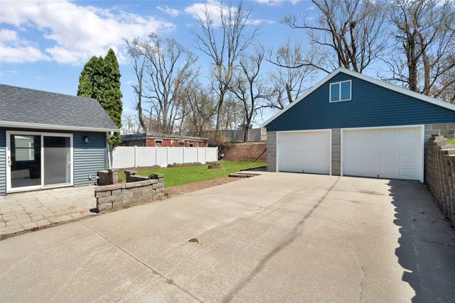 965 2nd street Street, Marion, IA 52302