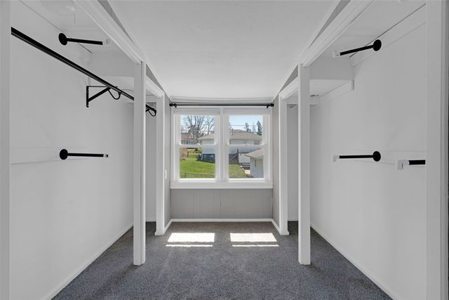 965 2nd street Street, Marion, IA 52302
