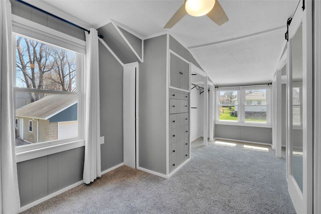 965 2nd street Street, Marion, IA 52302