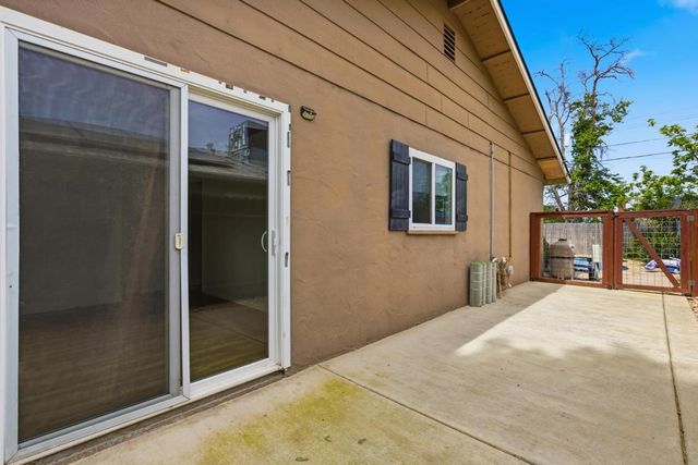 215 Mesa St, Wheatland, CA 95692
