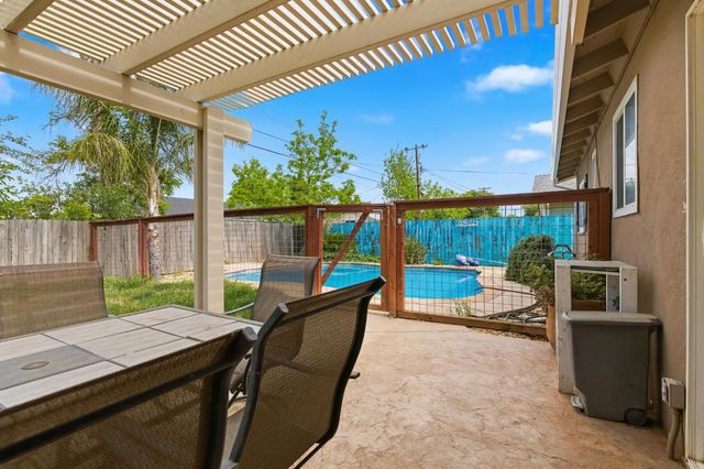 215 Mesa St, Wheatland, CA 95692