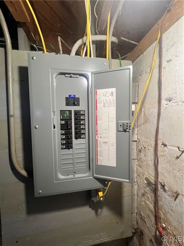 400 Monticello Drive North, Syracuse, NY 13205