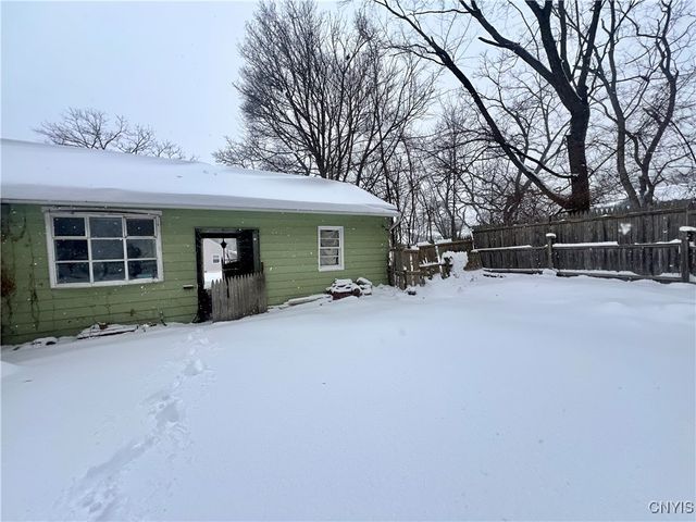 400 Monticello Drive North, Syracuse, NY 13205