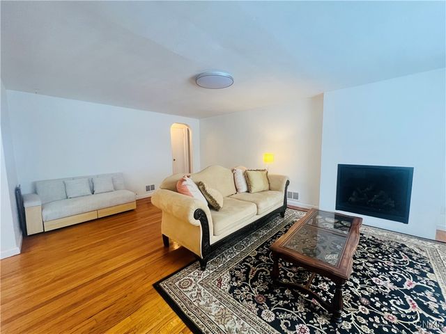 400 Monticello Drive North, Syracuse, NY 13205