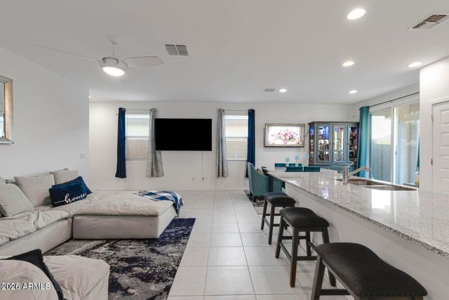 9416 W HEATHERBRAE Drive, Phoenix, AZ 85037