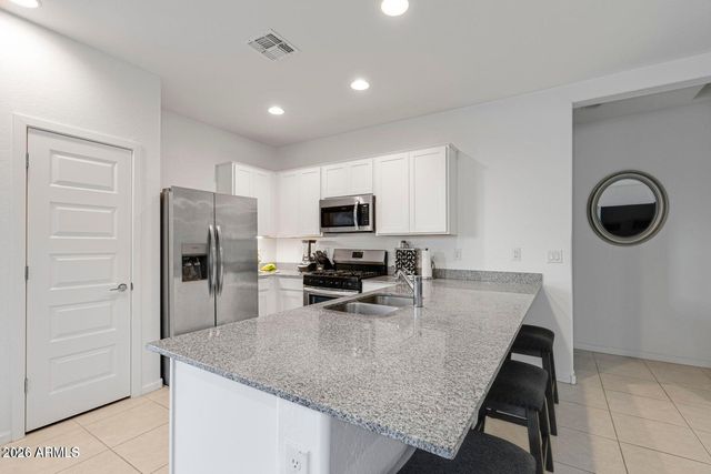 9416 W HEATHERBRAE Drive, Phoenix, AZ 85037