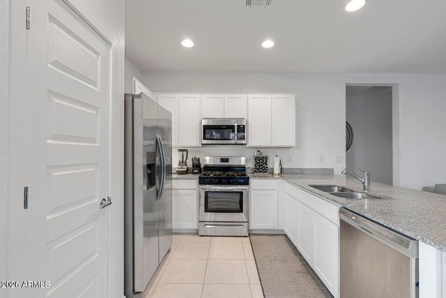 9416 W HEATHERBRAE Drive, Phoenix, AZ 85037
