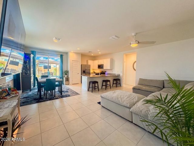 9416 W HEATHERBRAE Drive, Phoenix, AZ 85037