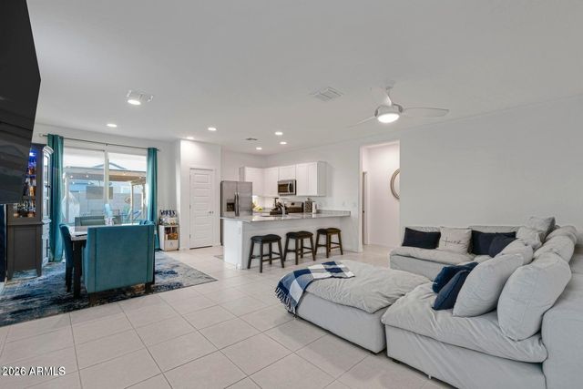 9416 W HEATHERBRAE Drive, Phoenix, AZ 85037