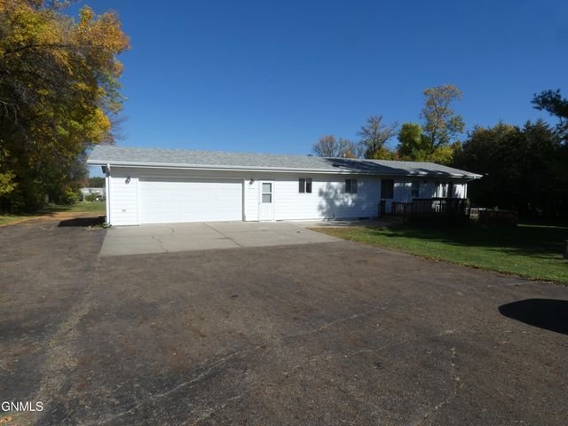 5312 Meadowlark Lane, Bismarck, ND 58501 property photo