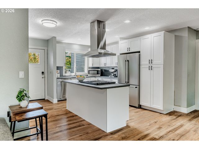 14730 Se LUELLA Ln, Milwaukie, OR 97267