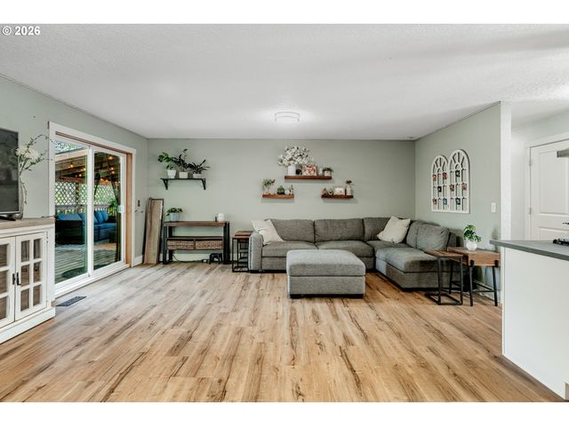 14730 Se LUELLA Ln, Milwaukie, OR 97267