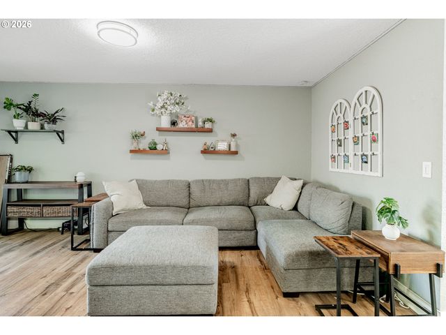 14730 Se LUELLA Ln, Milwaukie, OR 97267