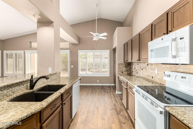 9041 W ESCUDA Drive, Peoria, AZ 85382