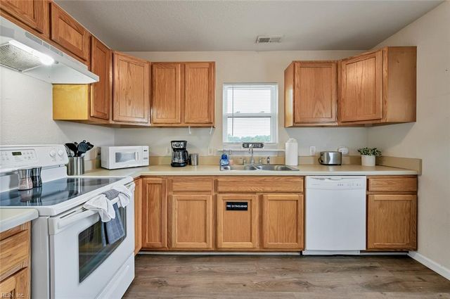 417 N Second ST, Hampton, VA 23664