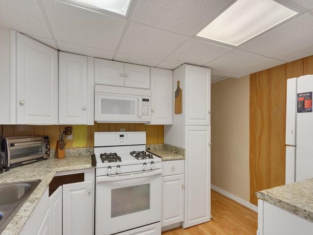 335 NE Tropicalia Lane, Jensen Beach, FL 34957