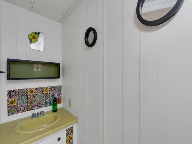 335 NE Tropicalia Lane, Jensen Beach, FL 34957