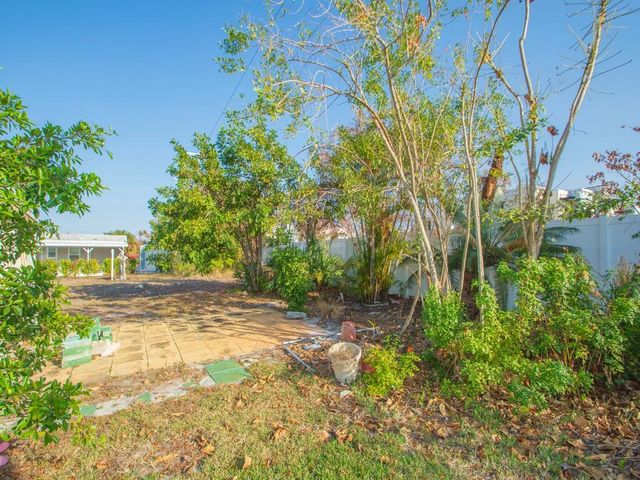 335 NE Tropicalia Lane, Jensen Beach, FL 34957