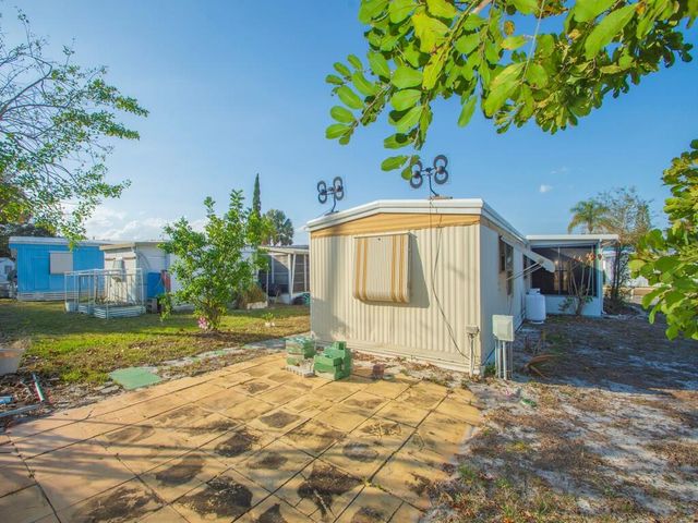 335 NE Tropicalia Lane, Jensen Beach, FL 34957