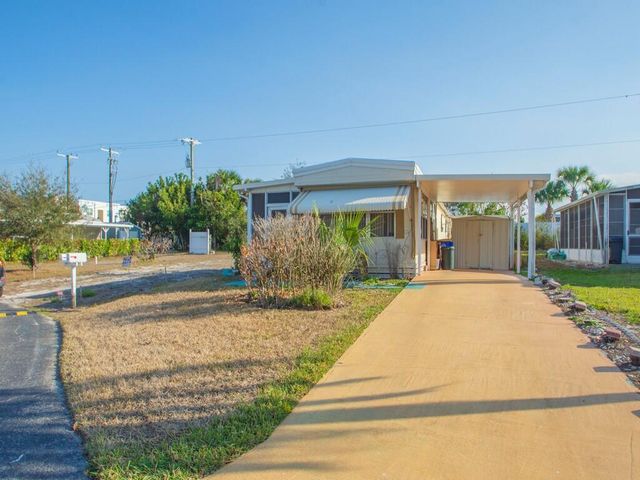 335 NE Tropicalia Lane, Jensen Beach, FL 34957