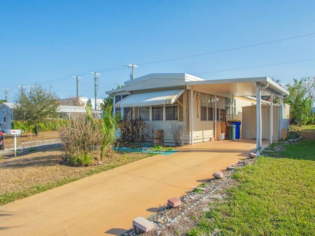 335 NE Tropicalia Lane, Jensen Beach, FL 34957