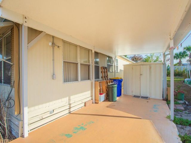 335 NE Tropicalia Lane, Jensen Beach, FL 34957