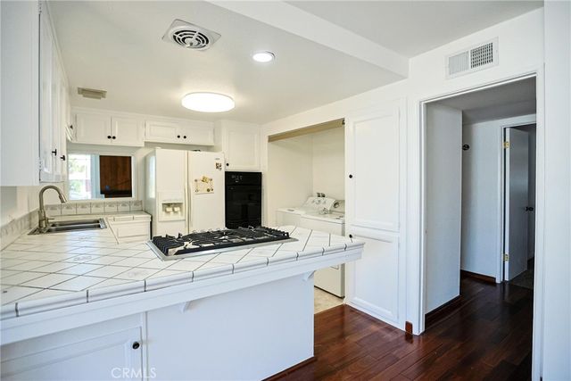 1328 W 214th Street, Torrance, CA 90501