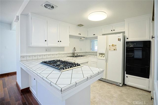 1328 W 214th Street, Torrance, CA 90501