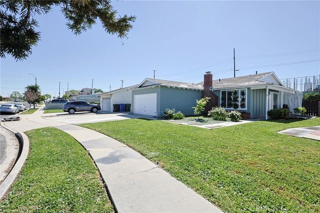 1328 W 214th Street, Torrance, CA 90501
