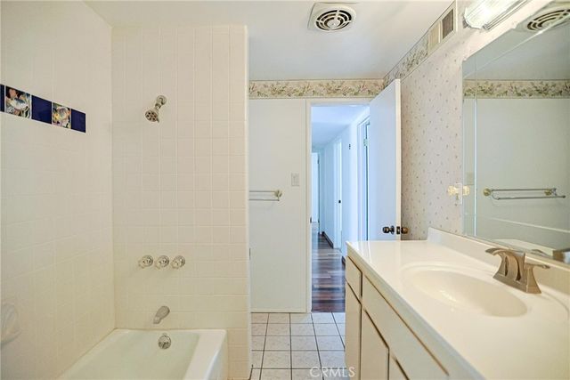 1328 W 214th Street, Torrance, CA 90501