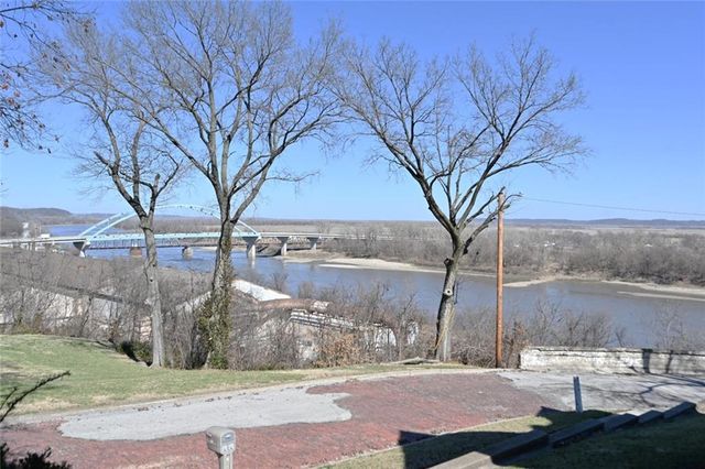 308 R Street, Atchison, KS 66002