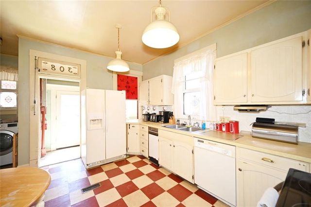 308 R Street, Atchison, KS 66002