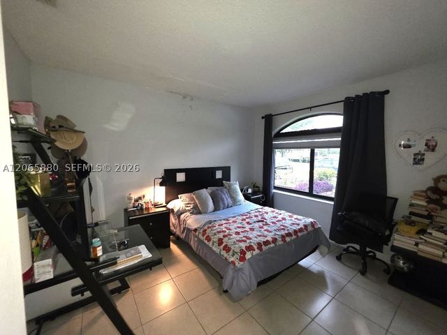 15101 SW 180th Ter, Miami, FL 33187