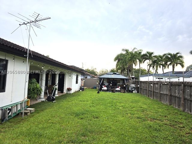 15101 SW 180th Ter, Miami, FL 33187