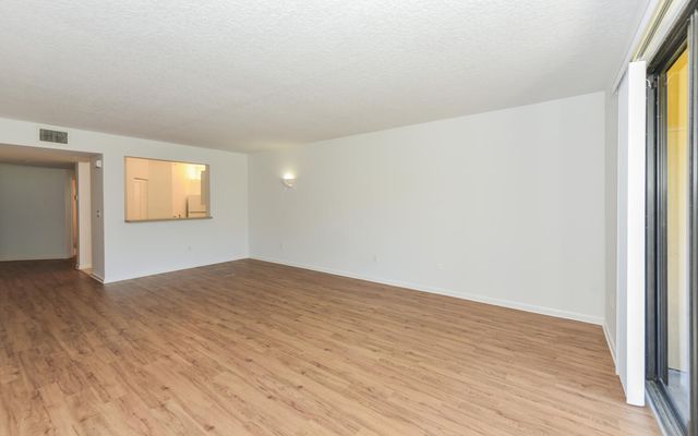 800 Uno Lago Drive 104, Juno Beach, FL 33408