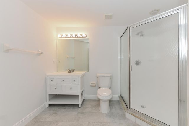 800 Uno Lago Drive 104, Juno Beach, FL 33408