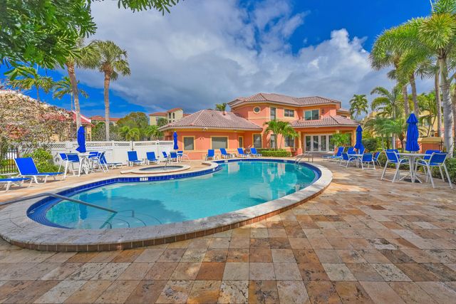 800 Uno Lago Drive 104, Juno Beach, FL 33408
