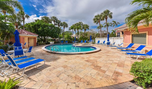 800 Uno Lago Drive 104, Juno Beach, FL 33408